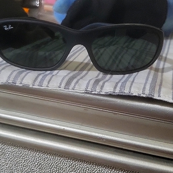 Black Ray-Ban soft matte black made in Italy sunglasses - Picture 10 of 10